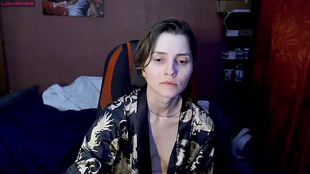 womanstrong78 online show from 12.14.24