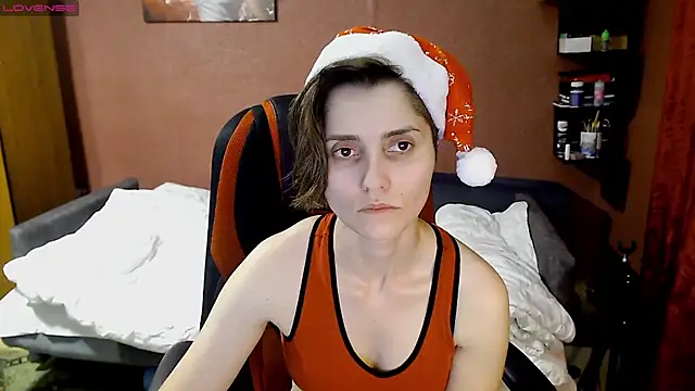 womanstrong78 online show from 12.25.24