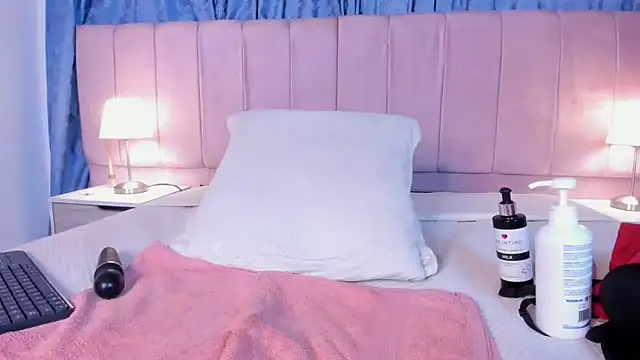 x milu online show from 03.10.25