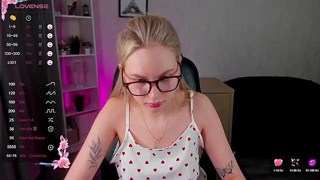 Carol  Cox online show from 02.04.25