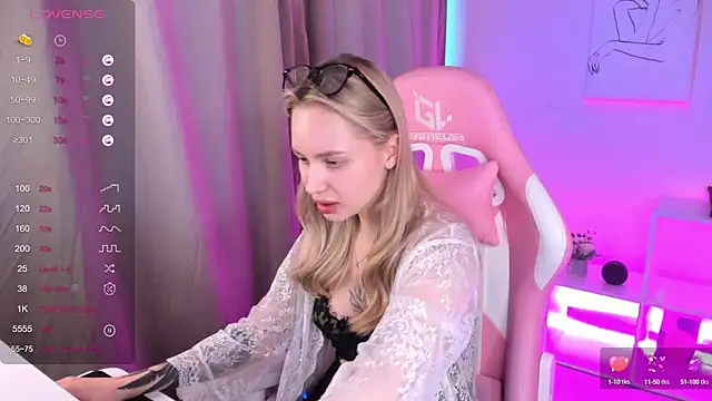 Carol  Cox online show from 02.24.25