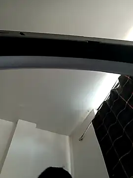 Snapshot of PequeArely chatting on 12.31.24 PequeArely online show from 12.31.24