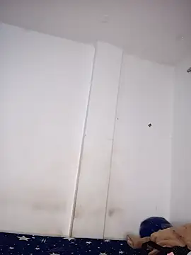 Snapshot of PequeArely chatting on 01.30.25 PequeArely online show from 01.30.25