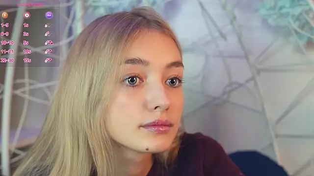 Snapshot of FlairCunard chatting on 12.13.24 FlairCunard online show from 12.13.24