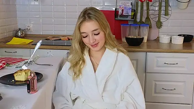 Snapshot of FlairCunard chatting on 12.31.24 FlairCunard online show from 12.31.24