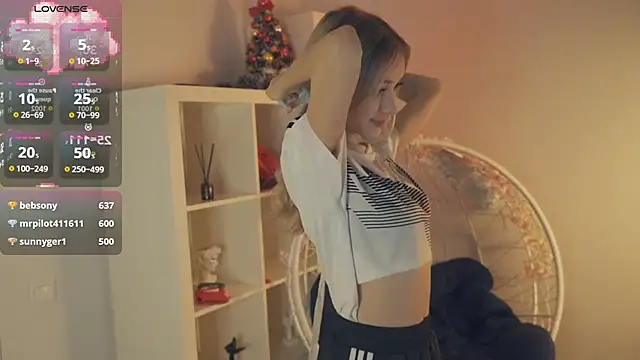 Snapshot of FlairCunard chatting on 01.13.25 FlairCunard online show from 01.13.25