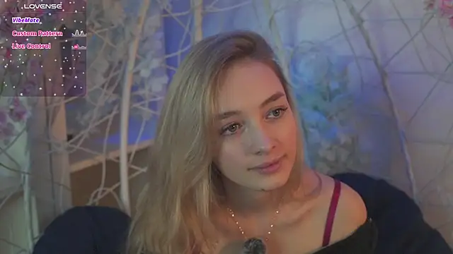 Snapshot of FlairCunard chatting on 01.29.25 FlairCunard online show from 01.29.25