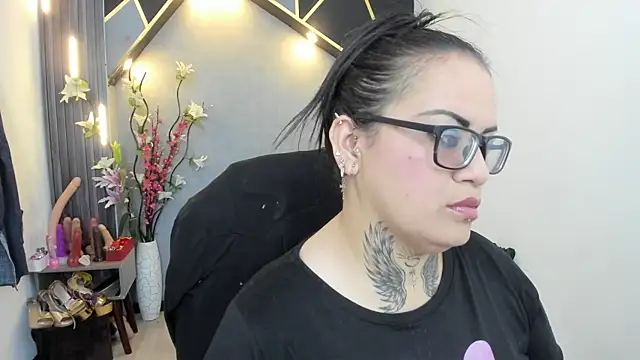 Snapshot of brigittemiller chatting on 03.26.26 brigittemiller online show from 03.26.26