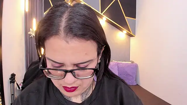 Snapshot of brigittemiller chatting on 03.31.26 brigittemiller online show from 03.31.26