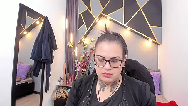 Snapshot of brigittemiller chatting on 04.13.26 brigittemiller online show from 04.13.26