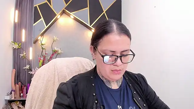 Snapshot of brigittemiller chatting on 04.14.26 brigittemiller online show from 04.14.26