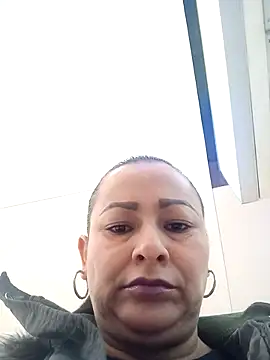 Snapshot of ScarletGlow1 chatting on 10.01.25 ScarletGlow1 online show from 10.01.25