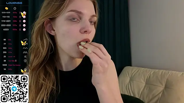 ElswythDecoursey online show from 01.06.25