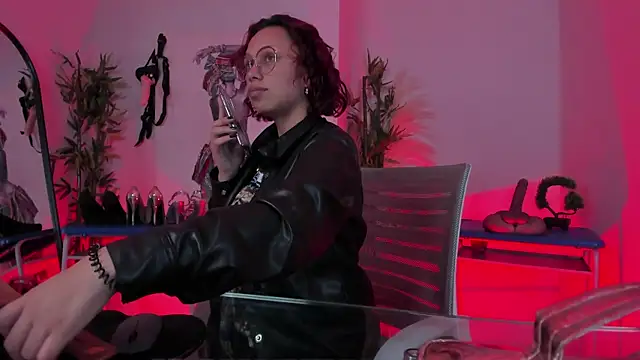 lilith-deveraux online show from 02.10.25