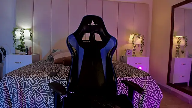 dayanne07 online show from 12.22.25