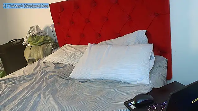 Snapshot of NicoDavisHere chatting on 05.18.26 NicoDavisHere online show from 05.18.26