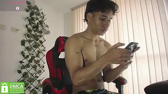 Snapshot of darkviper26 chatting on 02.01.26 darkviper26 online show from 02.01.26