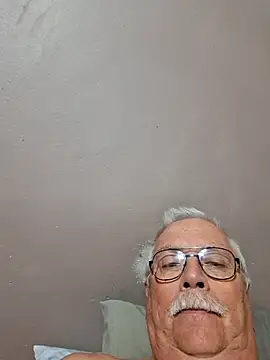 Snapshot of NawtyB1965 chatting on 04.29.26 NawtyB1965 online show from 04.29.26