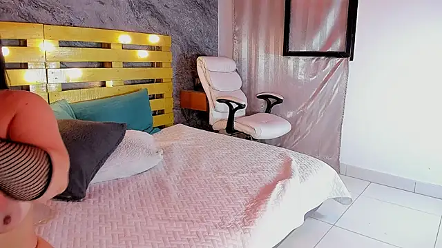 Rubi Love  online show from 12.15.24