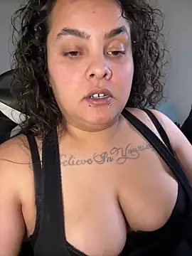 Snapshot of DatBishYouMiss chatting on 01.16.25 DatBishYouMiss online show from 01.16.25