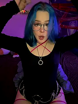 MaddisonHaas online show from 11.05.25