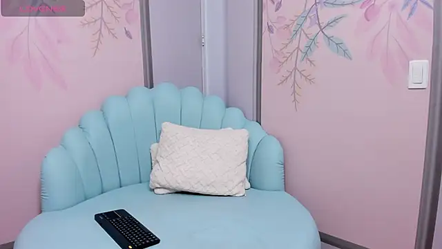 Sweetgirl4u  online show from 02.13.25