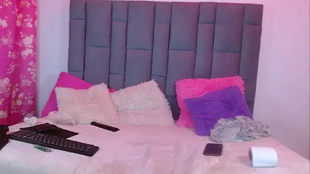 Snapshot of Lola_Stewart20 chatting on 12.15.24 Lola Stewart20 online show from 12.15.24