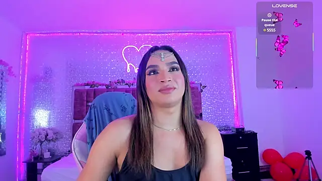 Snapshot of KylieVictoria chatting on 02.11.25 KylieVictoria online show from 02.11.25