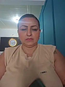 Ivonnee   online show from 12.04.25