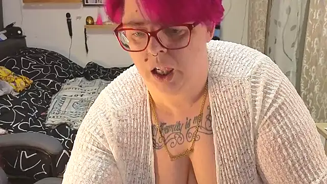 Snapshot of SunshineLexi chatting on 02.18.25 SunshineLexi online show from 02.18.25