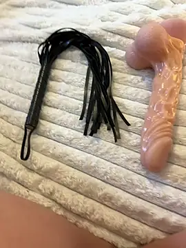 Snapshot of Sensolyss chatting on 02.27.25 Sensolyss online show from 02.27.25