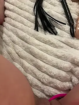 Snapshot of Sensolyss chatting on 03.01.25 Sensolyss online show from 03.01.25