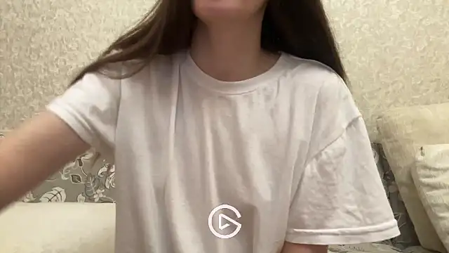 Snapshot of Effi_18 chatting on 12.14.24 Effi 18 online show from 12.14.24