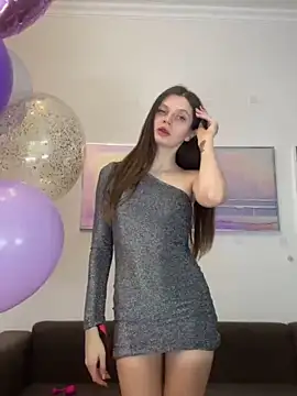 Snapshot of Effi_18 chatting on 01.25.25 Effi 18 online show from 01.25.25