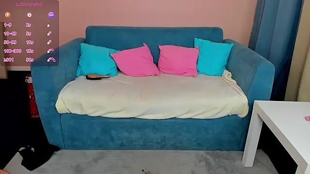 Snapshot of NovaBlissss chatting on 12.24.24 NovaBlissss online show from 12.24.24