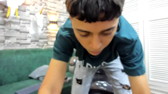 DamiBright online show from 10.10.25