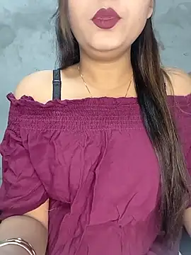 Shanaya Hotty online show from 03.18.25