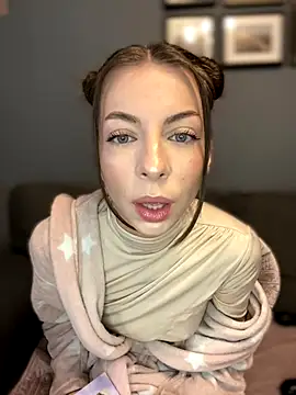 Snapshot of Mia_Ethan chatting on 12.04.24 Mia Ethan online show from 12.04.24