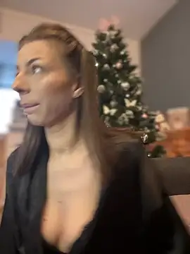 Snapshot of Mia_Ethan chatting on 12.09.24 Mia Ethan online show from 12.09.24