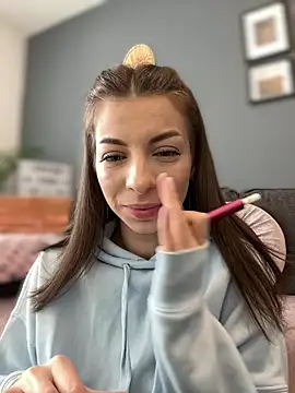 Snapshot of Mia_Ethan chatting on 01.26.25 Mia Ethan online show from 01.26.25