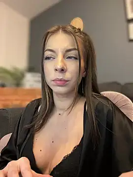 Snapshot of Mia_Ethan chatting on 01.26.25 Mia Ethan online show from 01.26.25