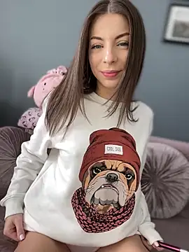 Snapshot of Mia_Ethan chatting on 02.13.25 Mia Ethan online show from 02.13.25