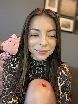 Snapshot of Mia_Ethan chatting on 02.21.25 Mia Ethan online show from 02.21.25