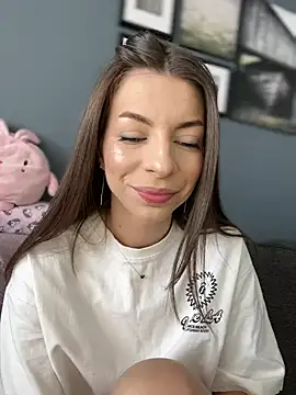 Snapshot of Mia_Ethan chatting on 02.22.25 Mia Ethan online show from 02.22.25