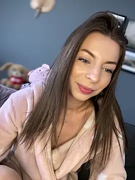 Snapshot of Mia_Ethan chatting on 02.23.25 Mia Ethan online show from 02.23.25