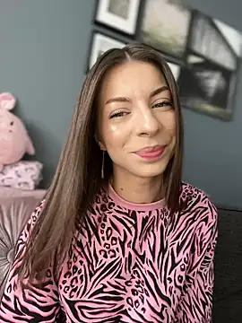 Snapshot of Mia_Ethan chatting on 02.25.25 Mia Ethan online show from 02.25.25