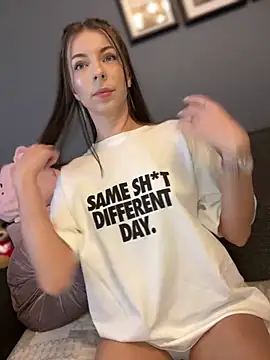 Snapshot of Mia_Ethan chatting on 02.27.25 Mia Ethan online show from 02.27.25