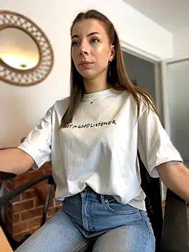 Snapshot of Mia_Ethan chatting on 09.13.25 Mia Ethan online show from 09.13.25