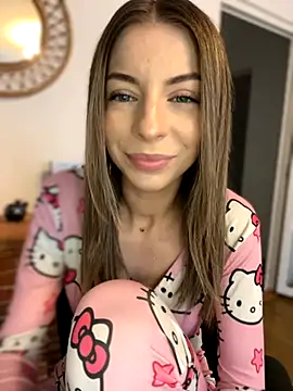 Snapshot of Mia_Ethan chatting on 10.01.25 Mia Ethan online show from 10.01.25