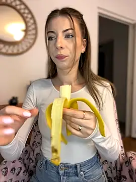 Snapshot of Mia_Ethan chatting on 10.09.25 Mia Ethan online show from 10.09.25